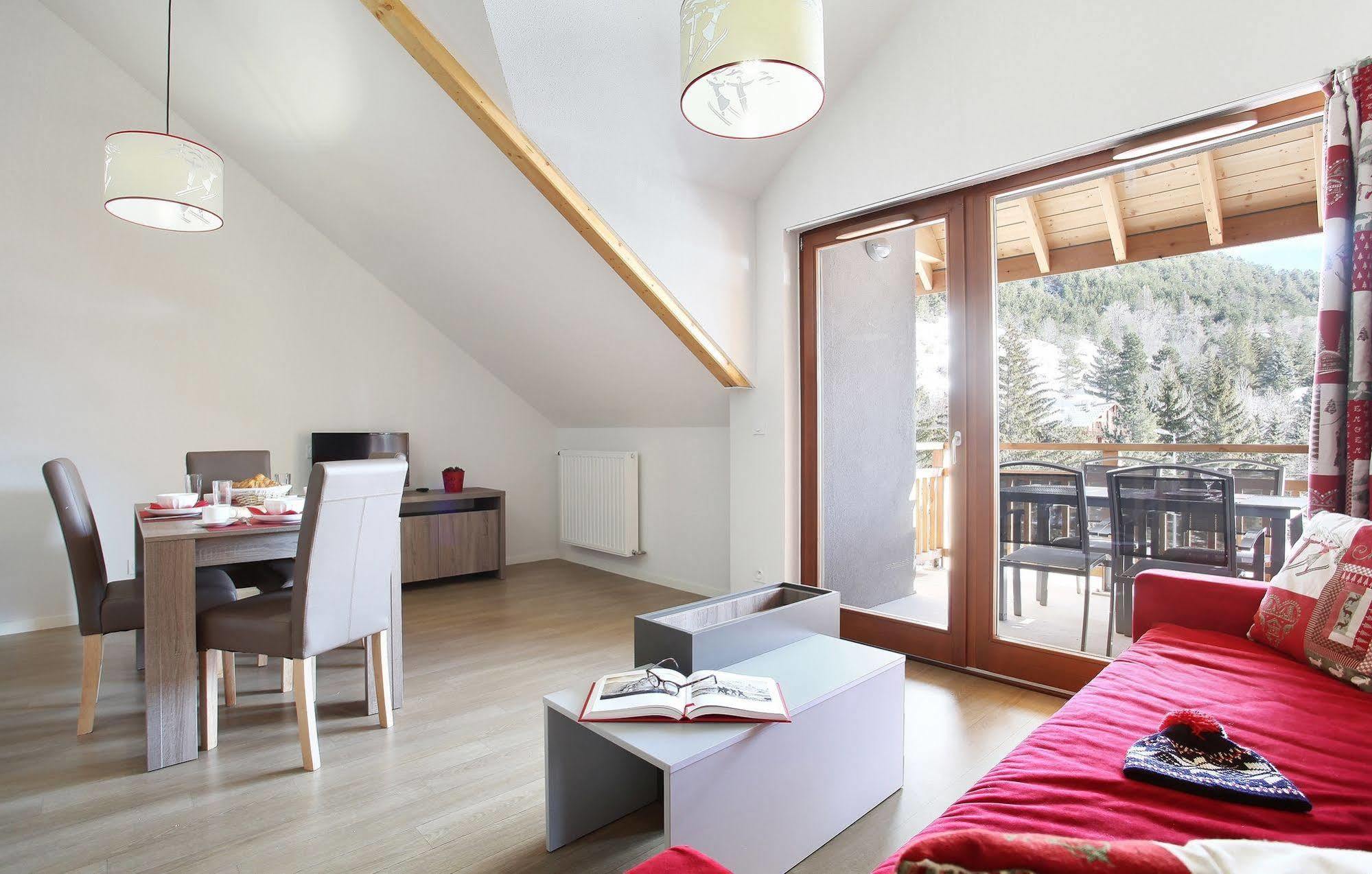Residence Odalys Aquisana La Salle-les-Alpes Buitenkant foto